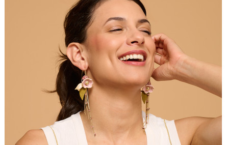 Pendientes aro labrado dorado mate con burruño chi