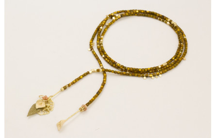 Collar tira cubos nacar marrón verdoso con entrepi