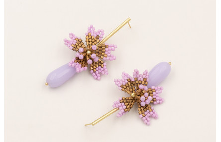 Pendientes perno pivote dorado mate con flor miyuk