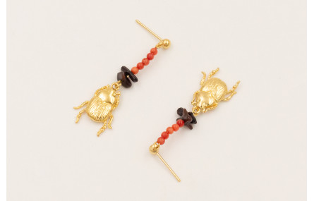 Pendientes perno bolita con chips coral marrones y