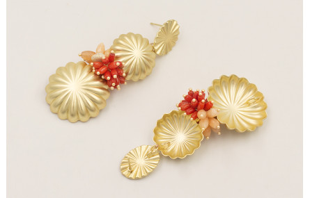 Pendientes perno abanico con colgantes semicircula