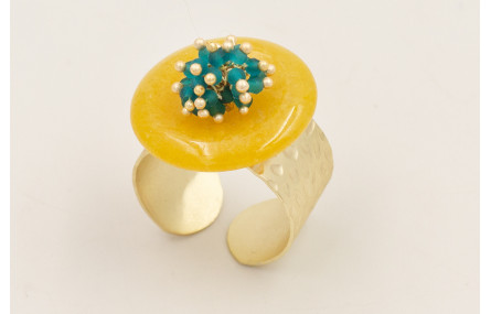 Anillo dorado mate con disco cuarzo amarillo y bur