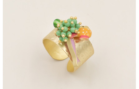 Anillo dorado mate con  burruño bolitas verde opac