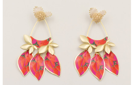 Pendientes perno nenufar y treból esmaltados beige