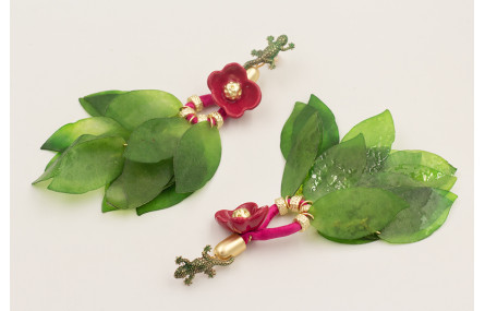 Pendientes lagarto verde, flor esmaltada frambrues