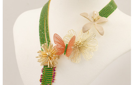 Collar cadena strass verde con mariposa naranja, f