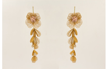 Pendientes flores moldeables color mostaza con bur