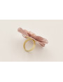 Anillo flor 6 pétalos rosa palo con burruño de ram