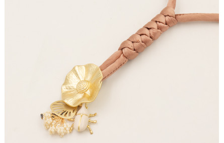 Collar seda natural rellena color cobrizo con nudo