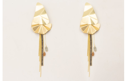 Pendientes péndulo arrugado dorado mate con colgan