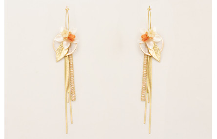 Pendientes disco nacar, hoja dorada mate, fleco ca