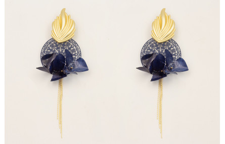 Pendientes perno llama dorada mate con disco labra