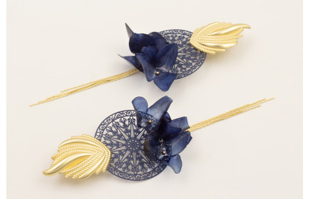 Pendientes perno llama dorada mate con disco labra