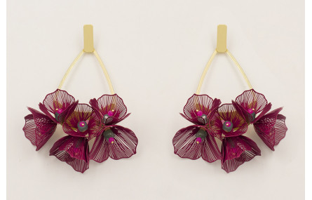 Pendientes rectangulo dorado mate con pendulo flor