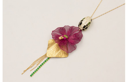 Collar cadena pequeña dorada con cabeza de serpien