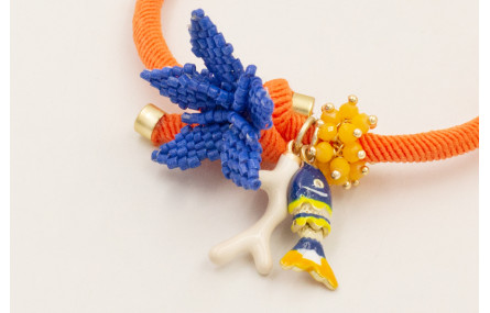 Pulsera goma naranja con flor miyuki azulona, rama