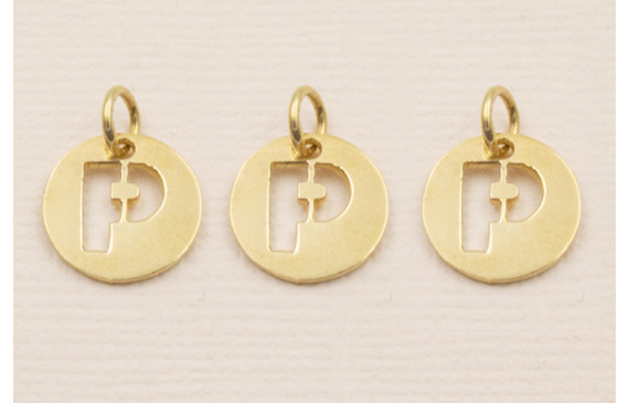 Colgante letra P 10mm Baño Oro 18K, 3Micras