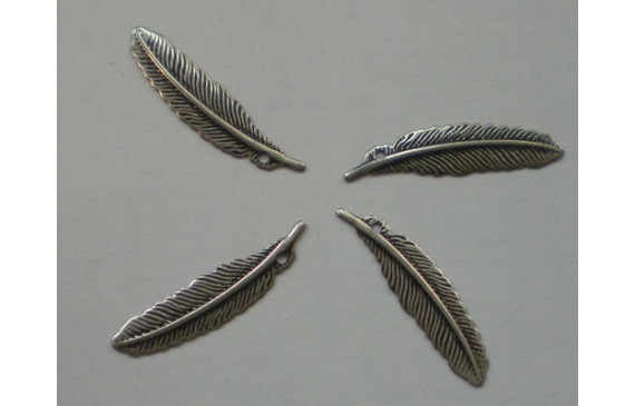 Cuenta Pluma pequeña 30*7mm Plata