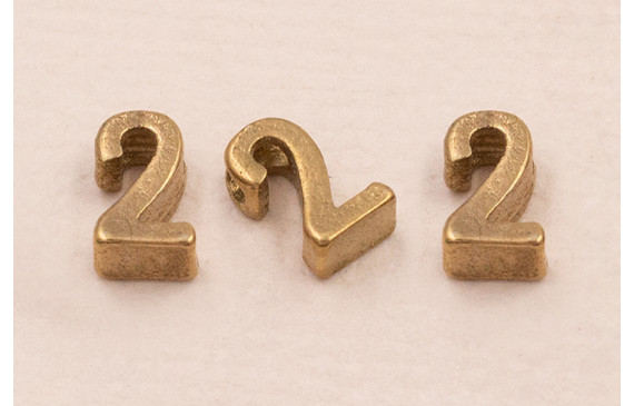 Pieza Número 2 7*6*2 Oro