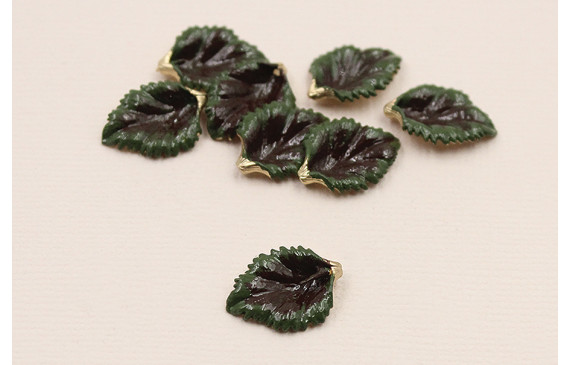 Pieza Hoja 17*12mm esmalte manual verde