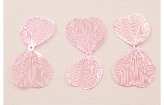 Cuenta Pareja de Pétalos 50*27mm Rosa Metálico