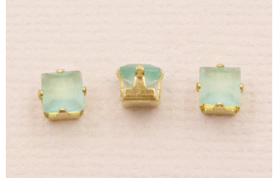 Cabujónn cristal  4*4mm color verde Opal