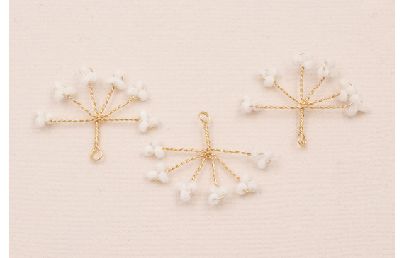 Cuenta Ramillete 6 pétalos 20*15mm Blanco