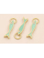 Colgante Pez esmaltado verde 15*3mm con arandela