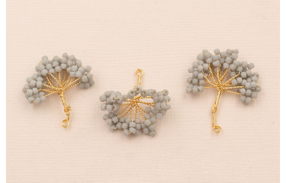 Ramillete 16 pétalos de Abalorio  20*20mm Gris