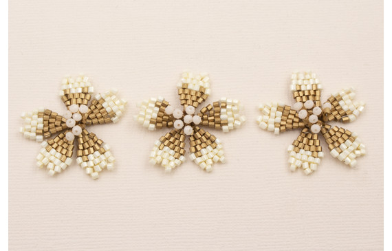 Flor Abalorio de 30mm diametro Blanco y Cobre