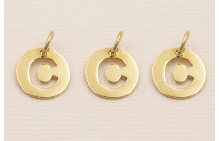 Colgante letra C 10mm Baño Oro 18K, 3Micras