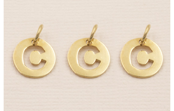Colgante letra C 10mm Baño Oro 18K, 3Micras