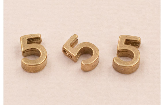 Pieza Número 5 7*6*2 Oro