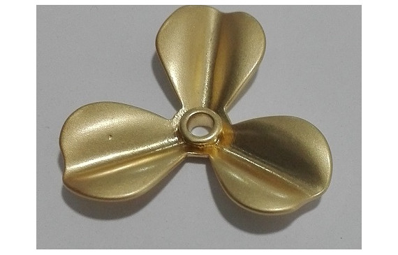 Flor 3 pétalos 22mm diametro Oro Mate