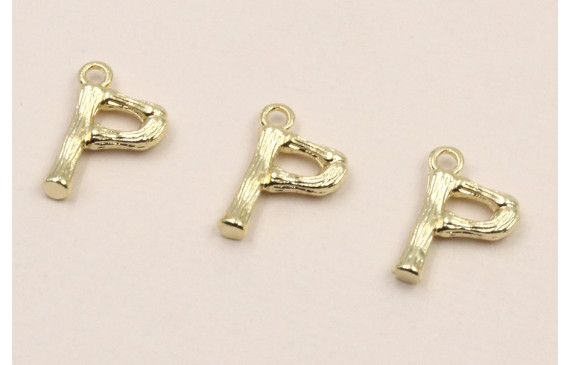 Colgante Letra P latón Dorado 15*10mm