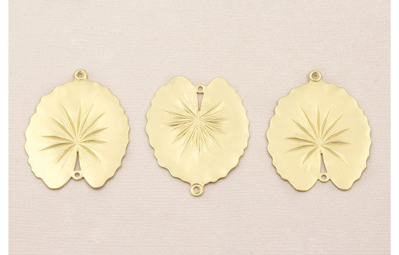 Entrepieza Flor Loto Plana 35*20mm Dorado Mate