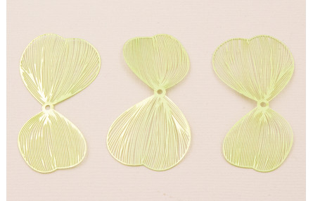 Cuenta Pareja de Pétalos 50*27mm verde Meálico