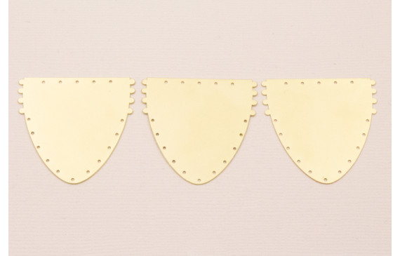 Colgante semiovalo dentado 38*37mm dorado Mate