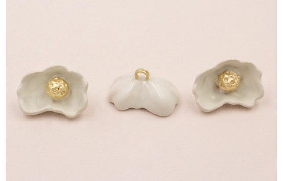 Flor Acampanada 30*20 Blanco Roto y Oro Mate