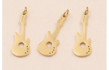 Colgante Guitarra Acero Inox. 17*6mm Oro
