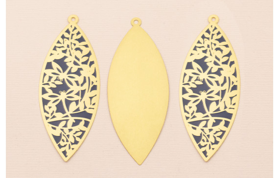 Colgante Ovalado 65*25 Dibujos Azules sobre latón