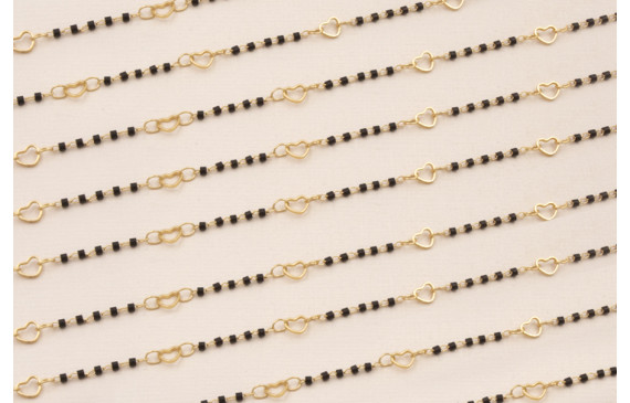 Cadena Miyuki Negro y corazón 5*4mm Dorado Mate