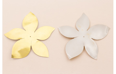 Lentejuela Flor de 75mm Diámetro Oro y Plata