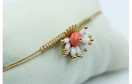 Pulsera nudo serpiente roseton de coral blanca
