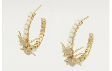 Pendientes aro cosido coral blanco con hormiga esm