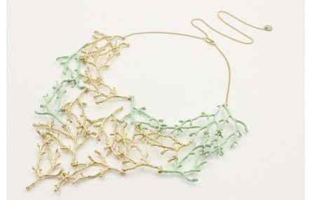 Collar ramas de coral en color turquesa y oro mate