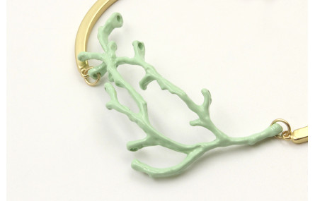 Pulsera semirrigida oro mate con rama de coral tur