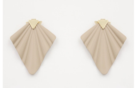 Pendientes perno triángulo con presión oro mate co