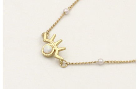 Solitario de cadena con perlas y colgante ojo pest