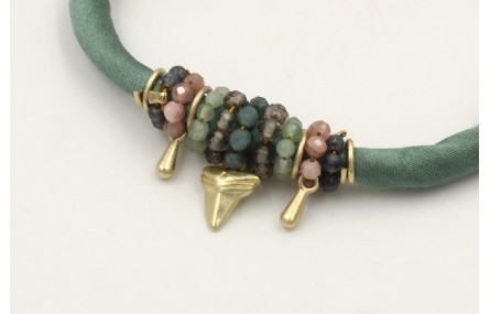 Pulsera seda rellena verde colgante lagrima y dien